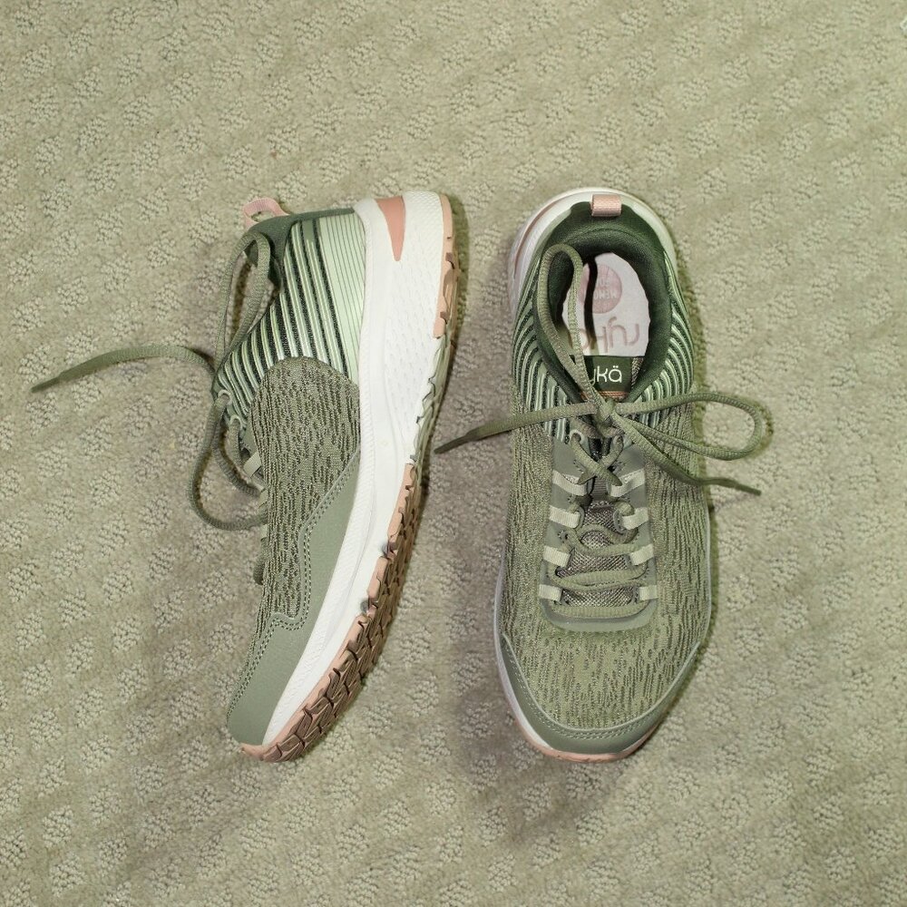 Ryka Balance Woman's 8 M Vetiv Green Shoes are in Perfect Condition WORN ONCE